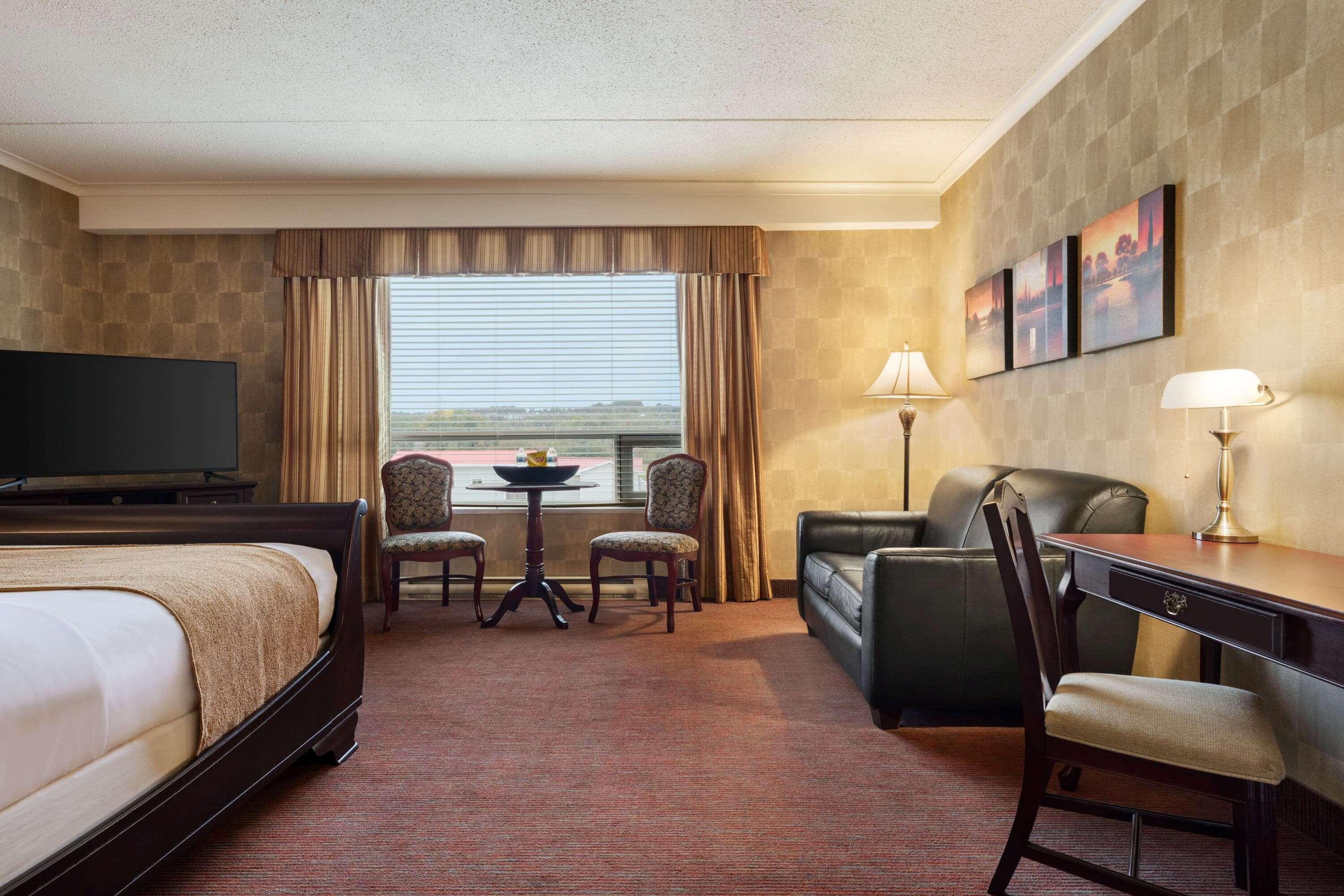 Ramada By Wyndham Fredericton Hotel Exterior foto