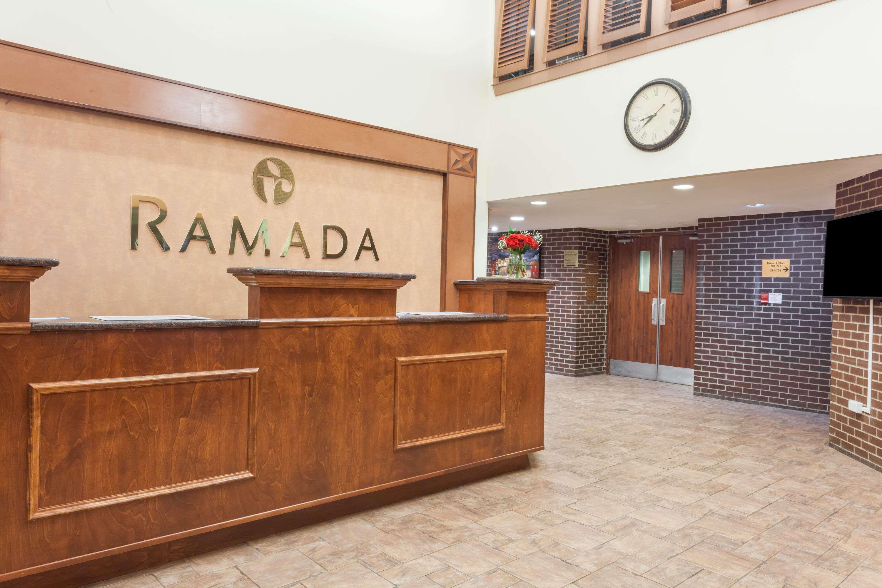 Ramada By Wyndham Fredericton Hotel Exterior foto