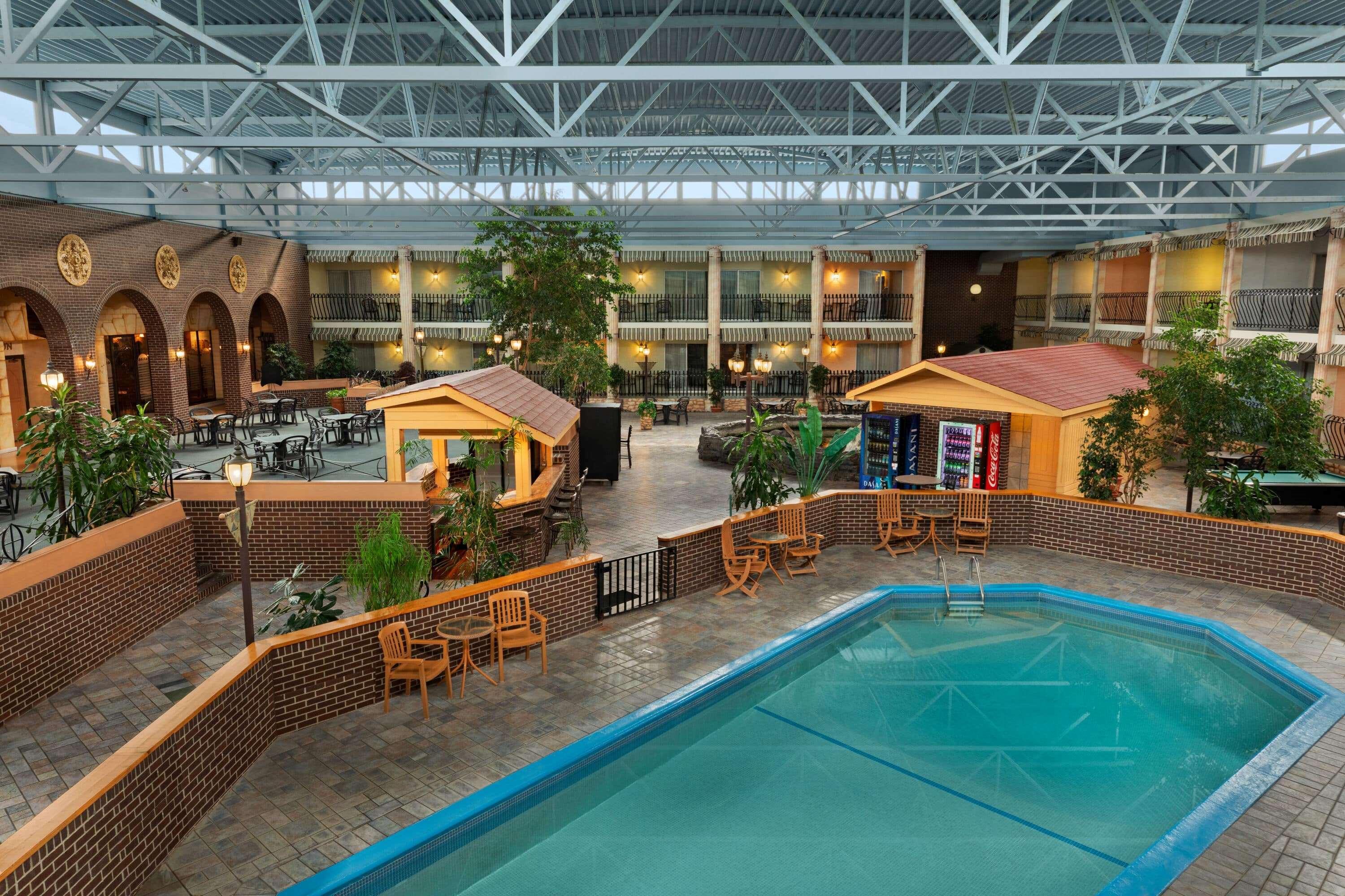 Ramada By Wyndham Fredericton Hotel Exterior foto