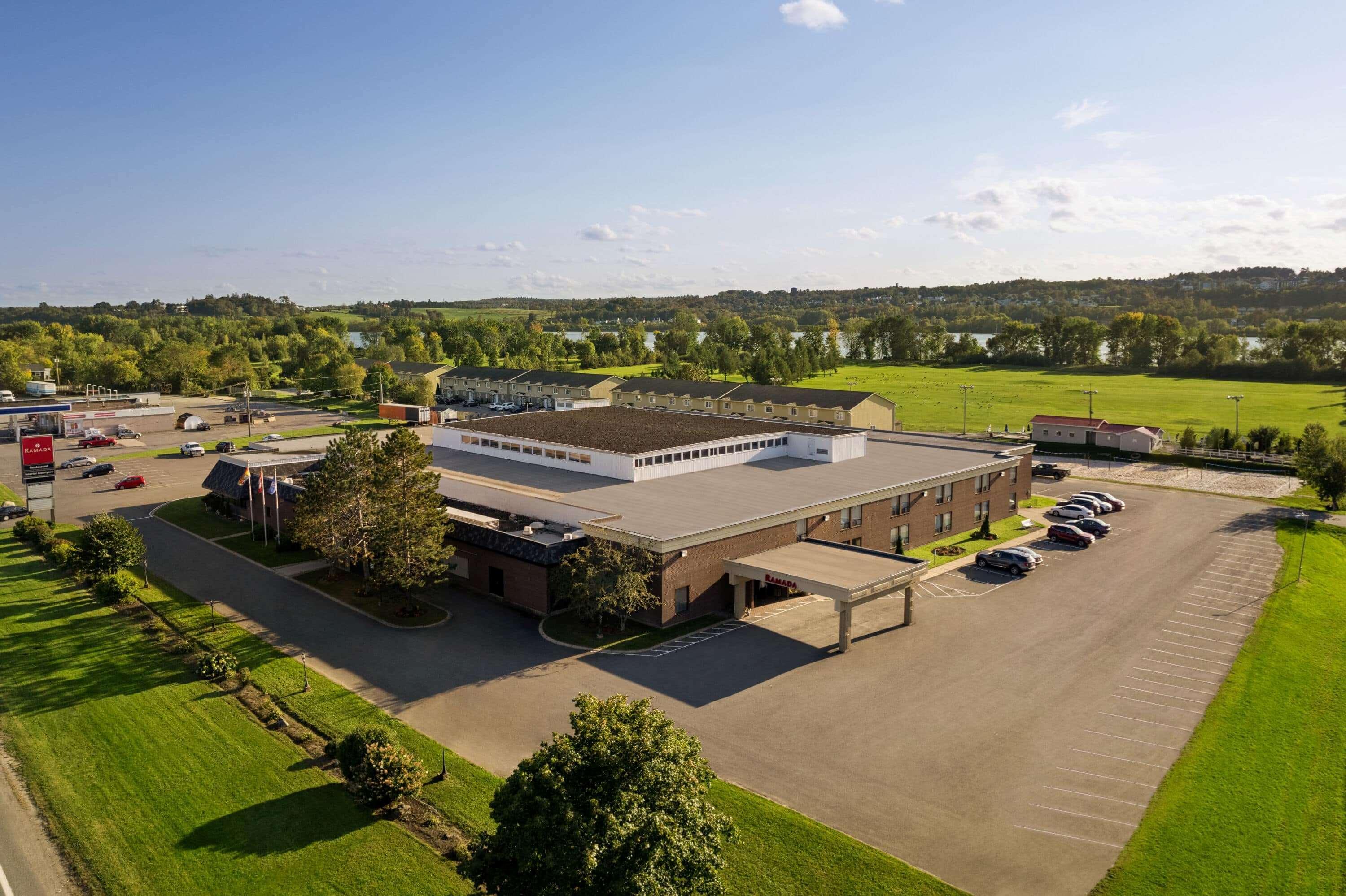 Ramada By Wyndham Fredericton Hotel Exterior foto