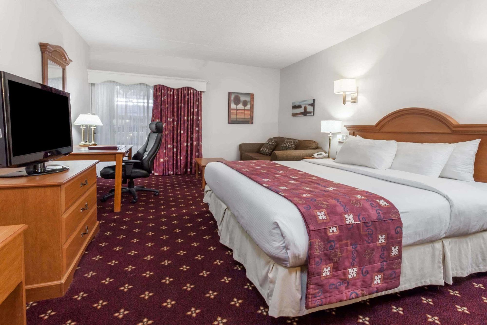 Ramada By Wyndham Fredericton Hotel Exterior foto